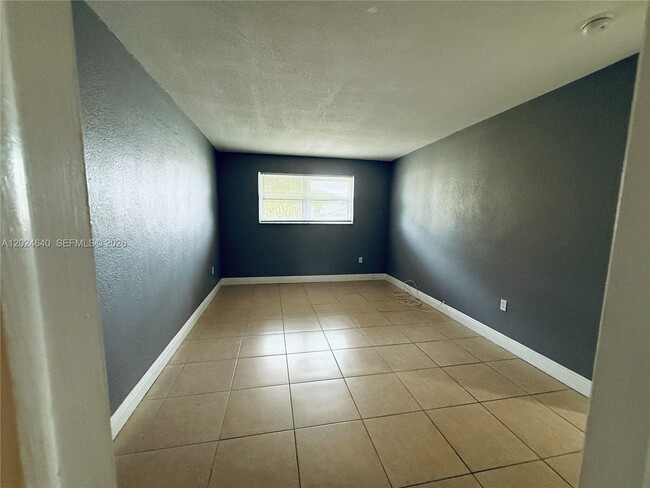 Photo - 2040 NW 89th Ave Unidad 204