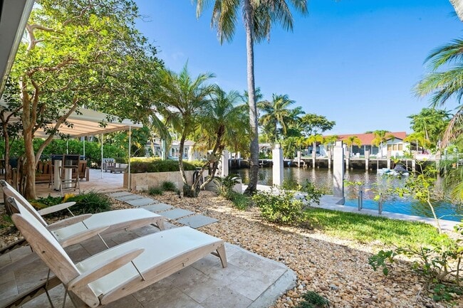 Building Photo - 2809 NE 25th St