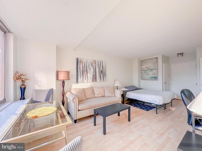 Photo - 1111 Arlington Blvd Unit 615