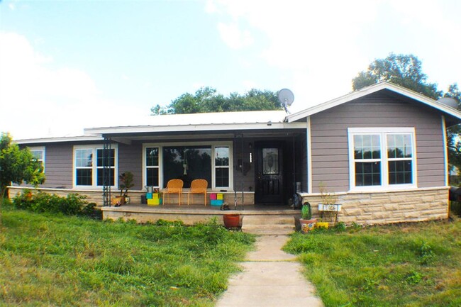 Photo - 2809 TX-21 House