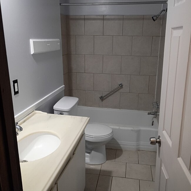 Photo - 1331-1333 Thurston St Unit 1340