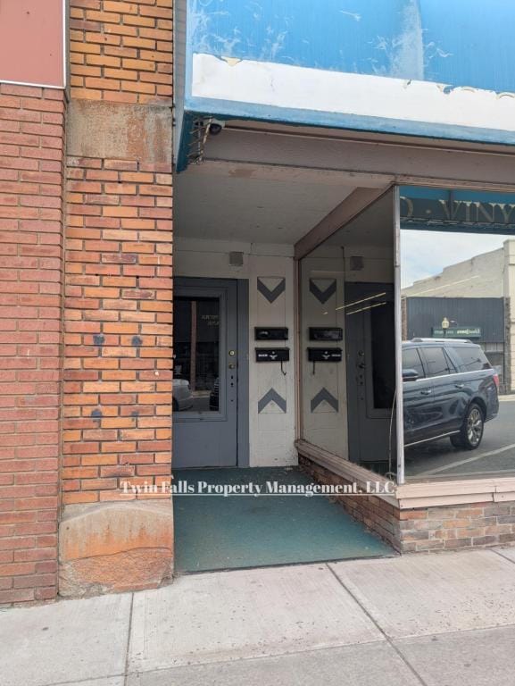 Photo - 917 Main St