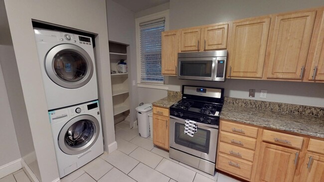 Photo - 1815 Vernon St NW