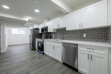 Photo - 9815-9107 107 Ave