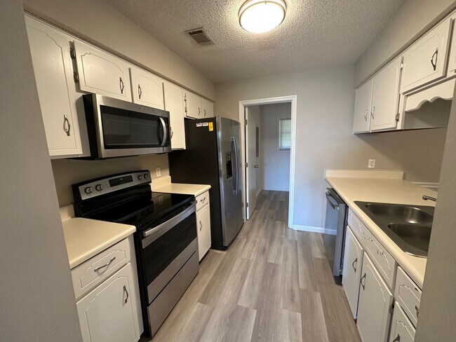 Photo - 906 Willowbrook Dr