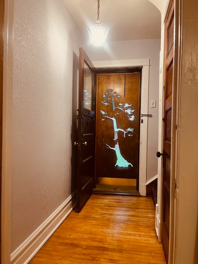 Unit 1 - Ground level entry - 531 S Lombard Ave Unit First floor