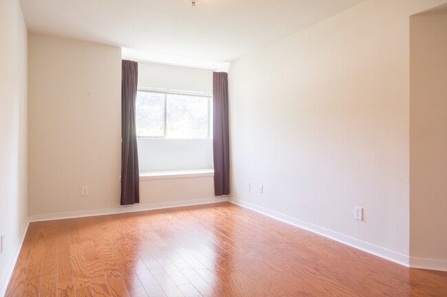 Photo - Conveniently Located Modern Two Bedroom Condo For Rent in Westwood Condominiums Unit 116