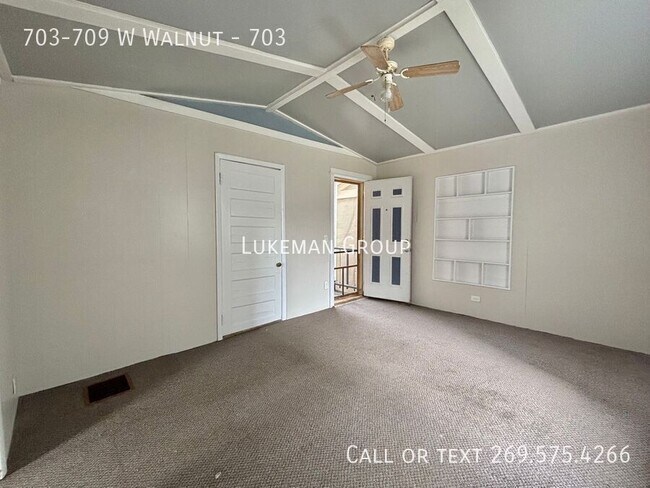 Photo - 703-709 W Walnut-703 Unidad 703