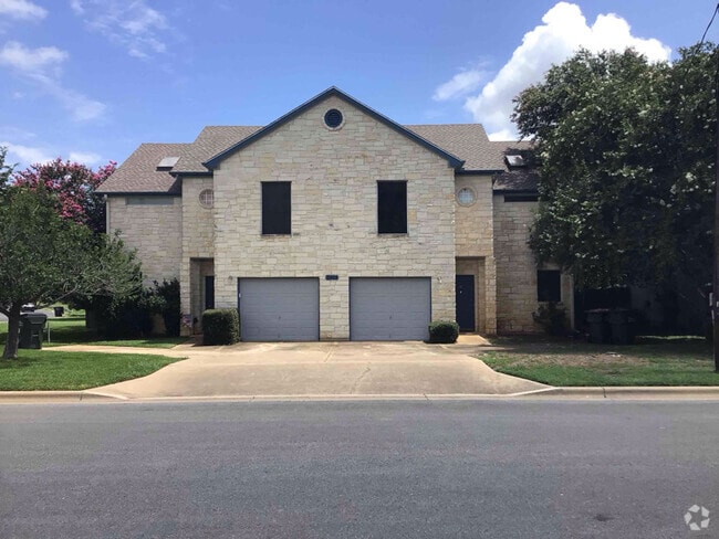 Building Photo - 2913 Whisper Oaks Ln Rental