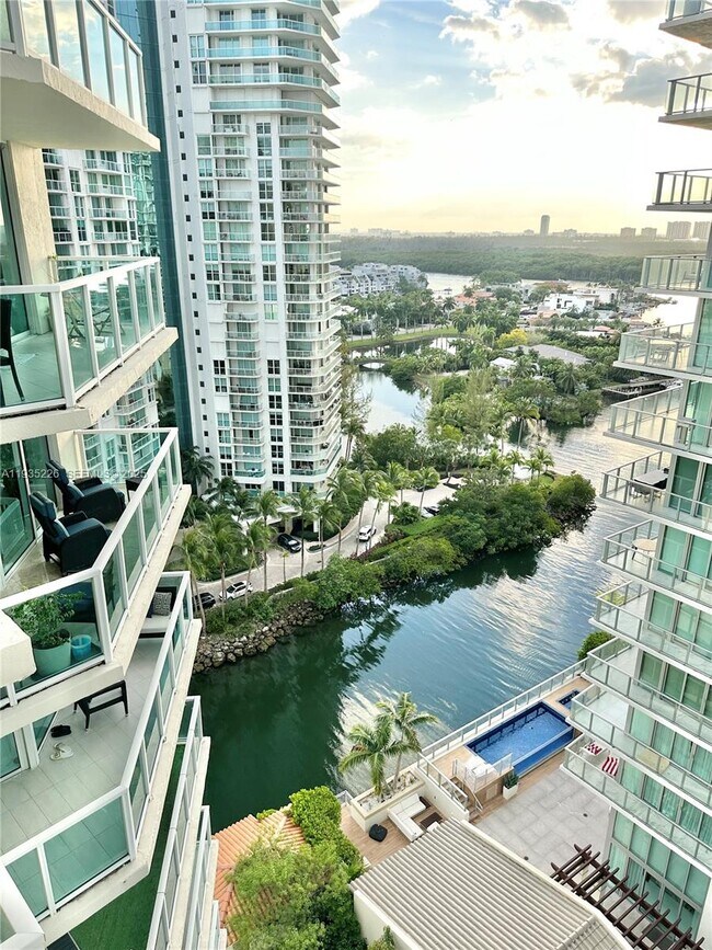 Photo - 250 Sunny Isles Blvd Unidad 3-1703