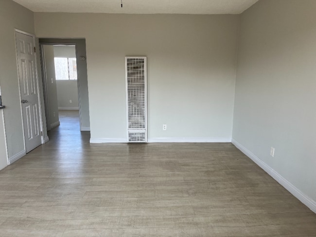 Photo - 609 W 94th St Unidad 19