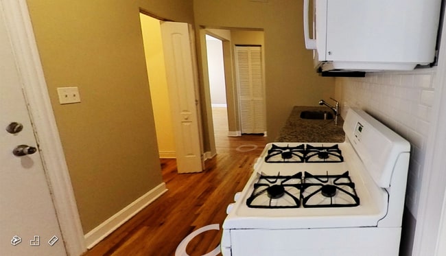 Photo - 2346 N KENNETH Ave Unidad 1W