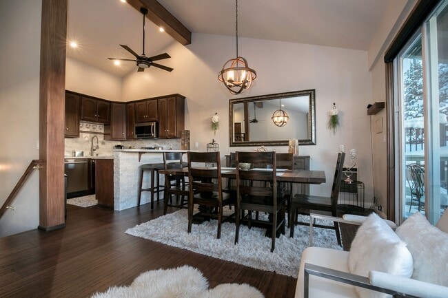 Photo - Gorgeous Lake View Condo Unidad 14