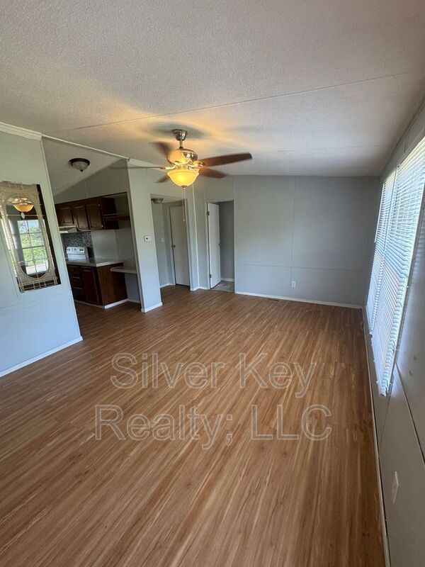 Photo - 115 Barnett St