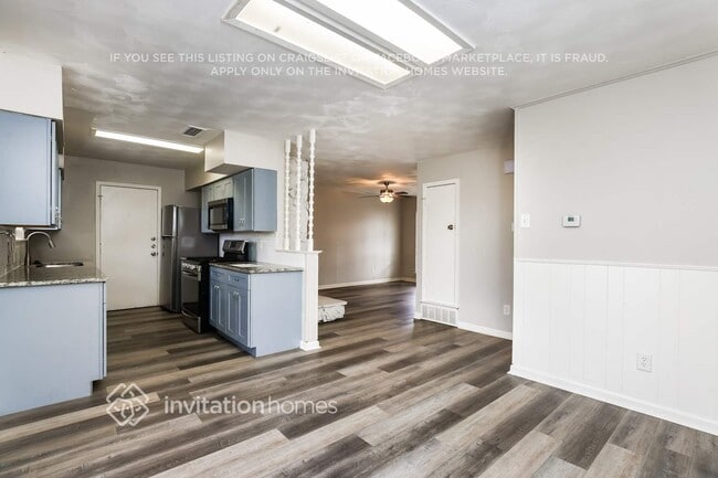 Photo - 2301 Narobi Pl