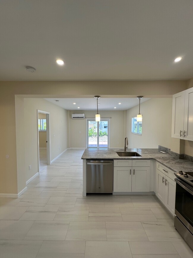 Photo - 191 Anchorage St Unit B