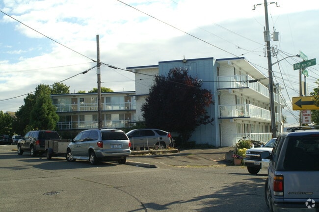 Photo - Riptide Apartments