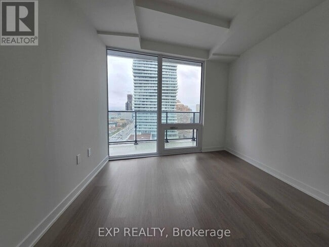 Photo - 448 Burnhamthorpe Rd W Unit 1306