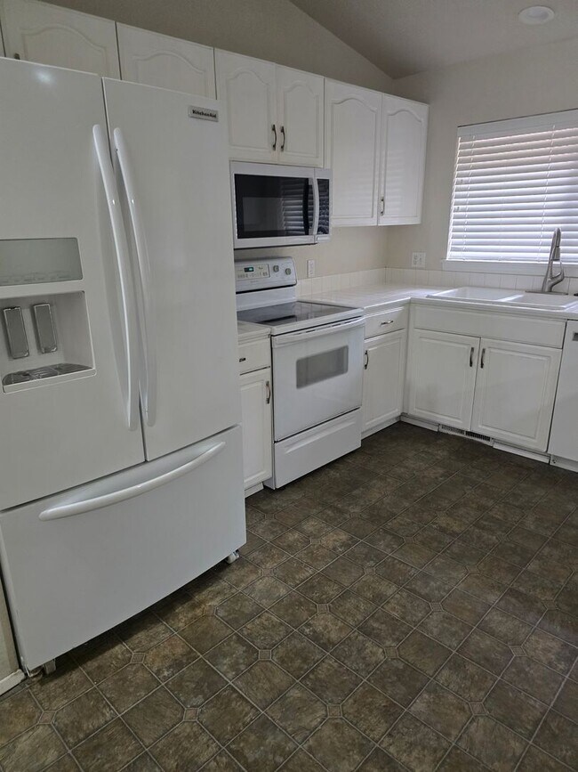 Photo - MM2240-1 Unit A