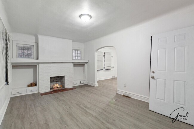 Photo - 16901 Log Cabin St Unit 2 - Upper