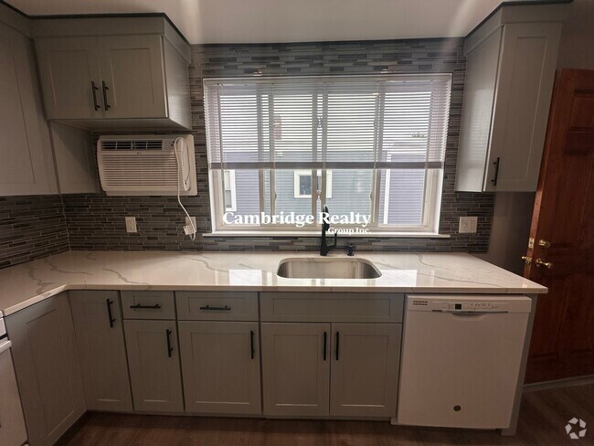 Building Photo - 253 Elm St Unit 3T Rental