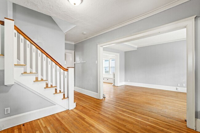 Photo - 2118 E Linnwood Ave