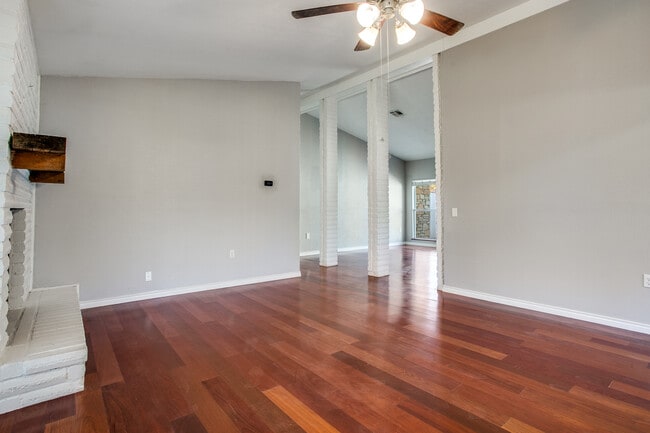 Photo - 13910 Thebes Cir