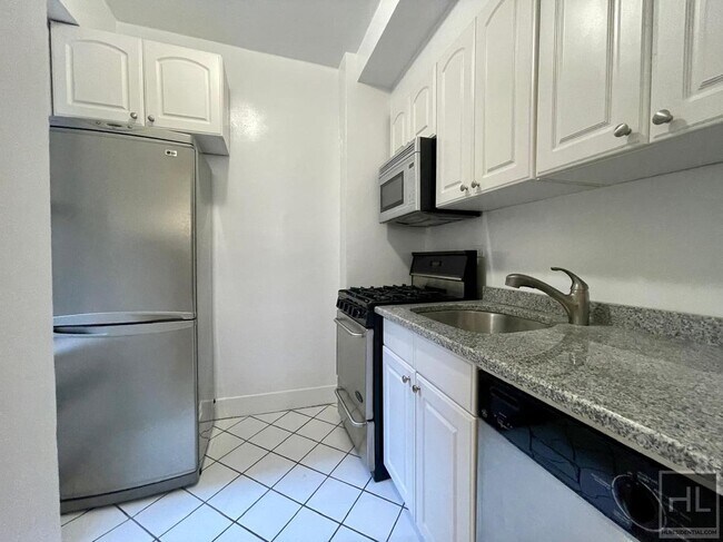 Photo - Christopher Street Unit 2C