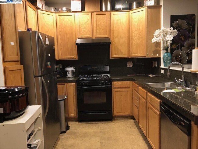 Photo - 644 Artisan Pl