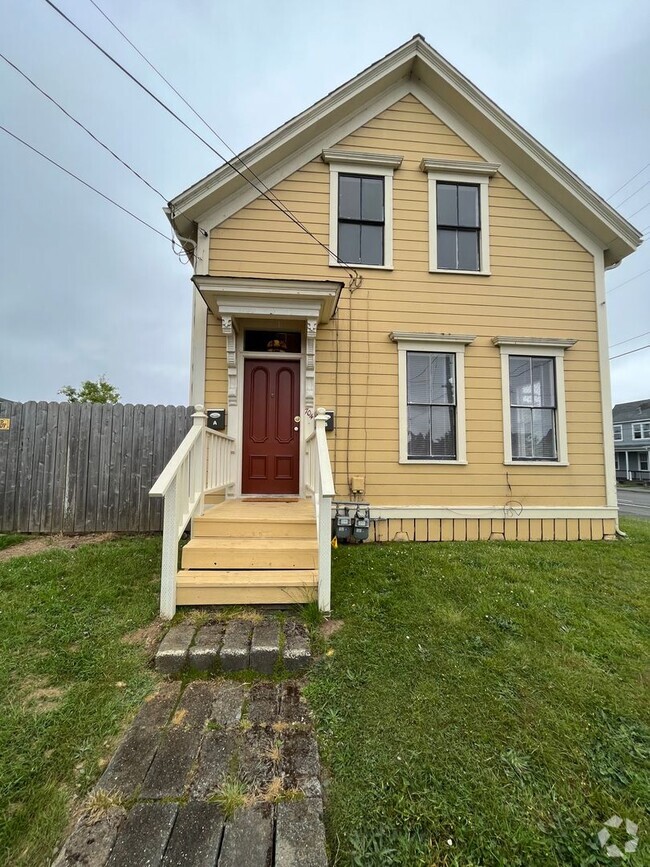 Building Photo - 704 M St Unit A Rental