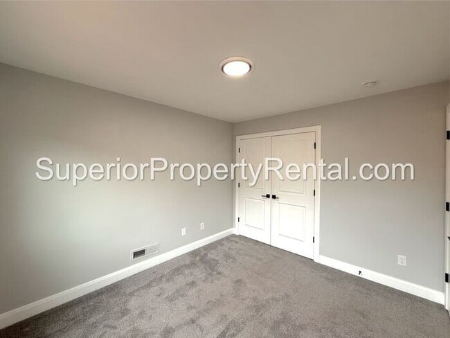 Photo - 4 bed, 2.5 bath duplex unit w/2 car garage