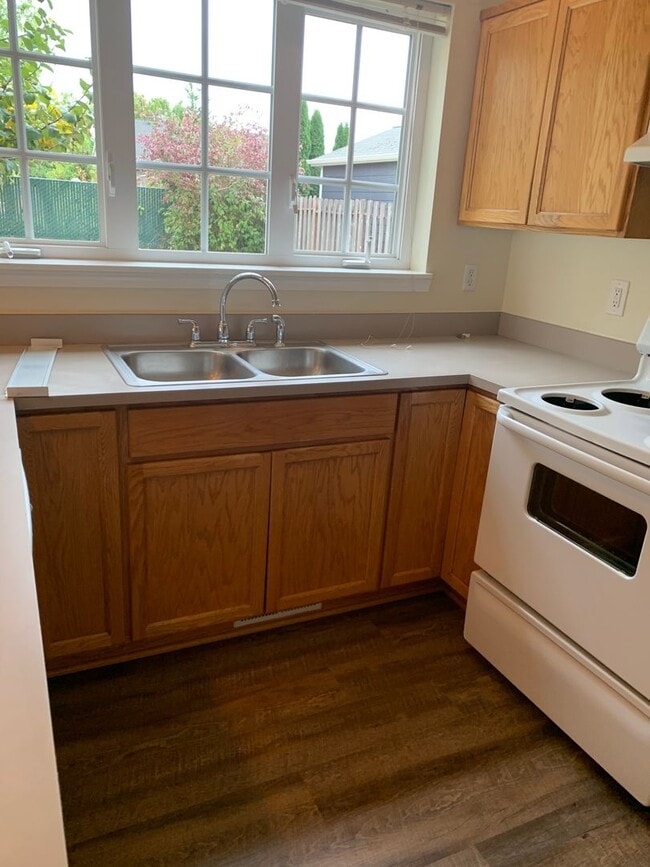 Photo - Available Now! 3 Bedroom ~ 1.5 Bathroom House Located in South Corvallis