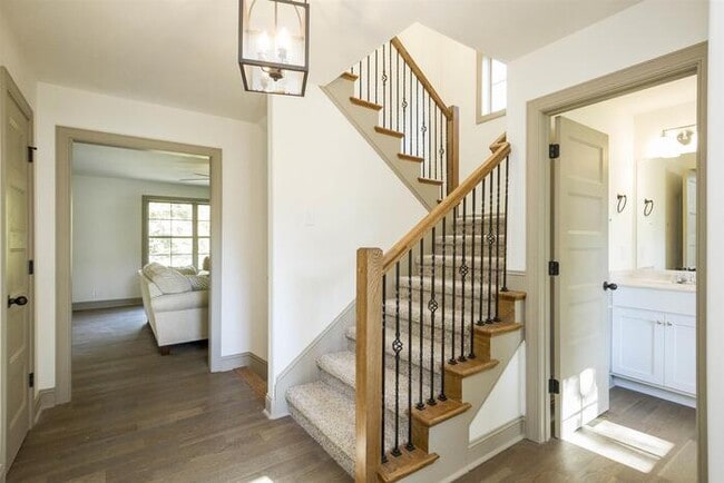 Photo - 709 Courtland Ave