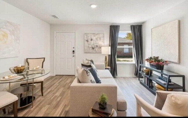 Photo - 7929 Ethel St