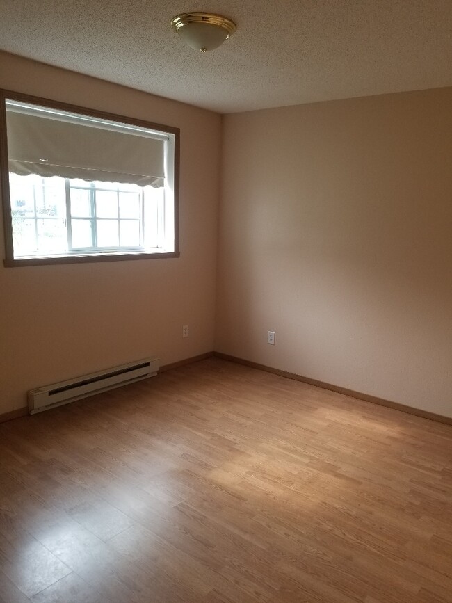 Photo - 1829 13th St E