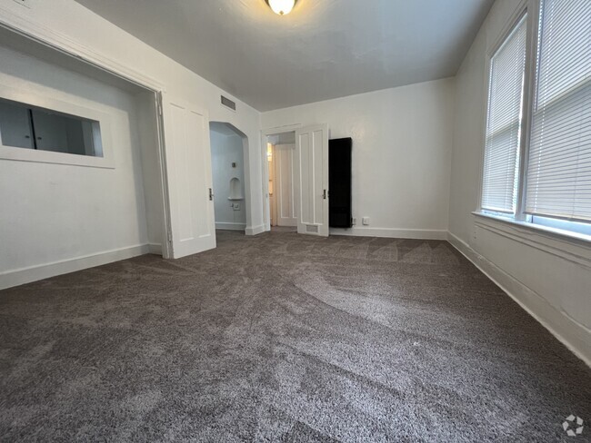 Building Photo - 617 S Tancahua St Unit 617-T12 Rental