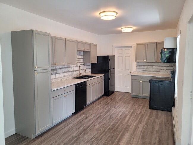 Photo - 137 Federal St