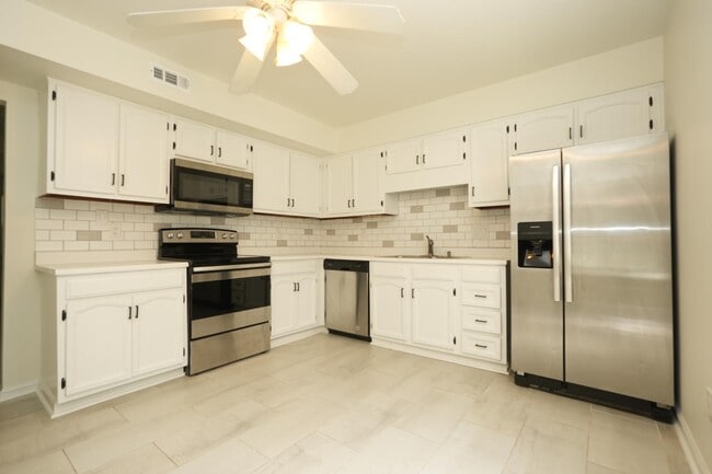 Photo - 8807 Hunter Ridge Dr