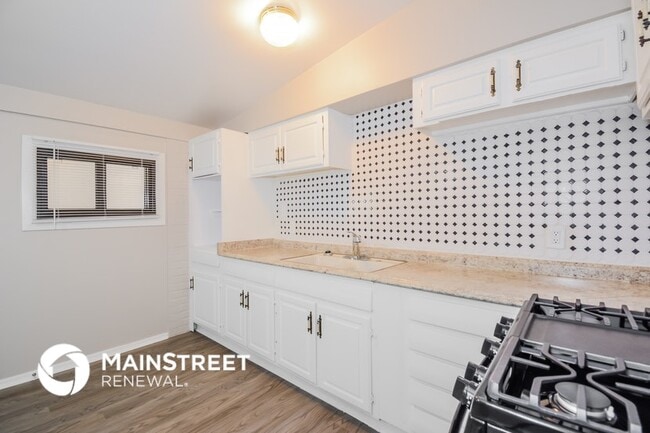 Photo - 734 W Holladay Dr