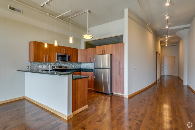 1 BR, 1 BA - 1,153SF