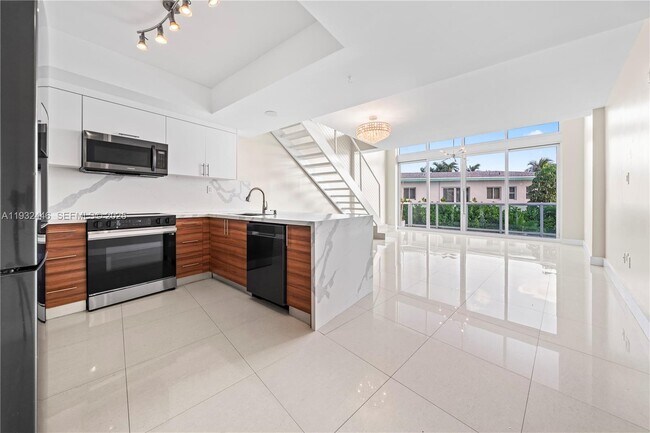 Photo - 2000 Bay Dr Unidad 204