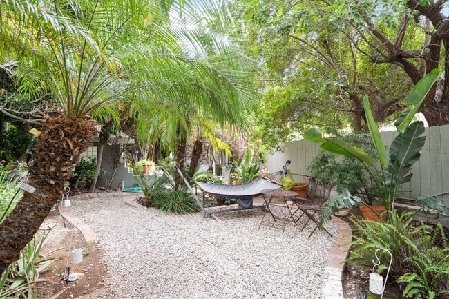 Photo - 1323 N Olive Dr Unidad 41B