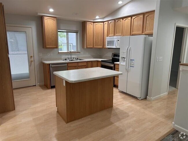 Building Photo - 3 bedroom in Billings MT 59102 Rental
