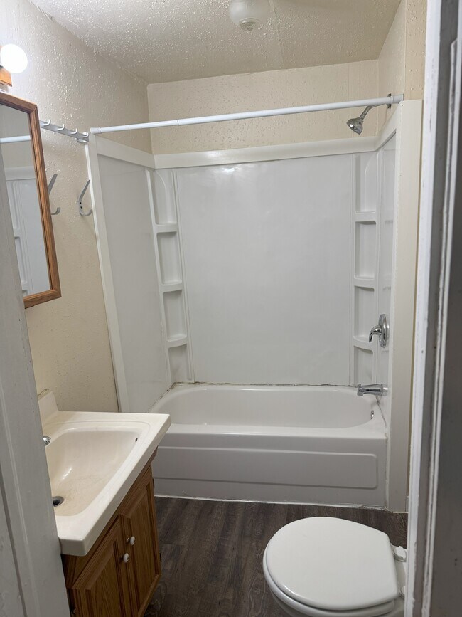 812 Chippewa St Unit 4BR/1BA