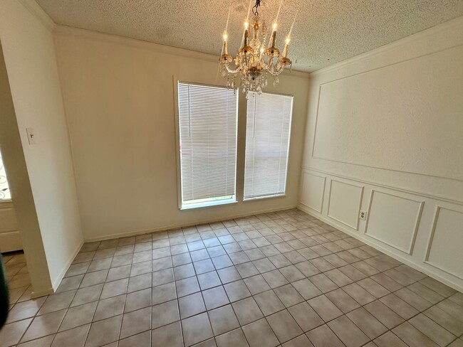 Photo - For Lease | 2 Bed, 1.5 Bath | 900 Sq Ft | Meadow Village