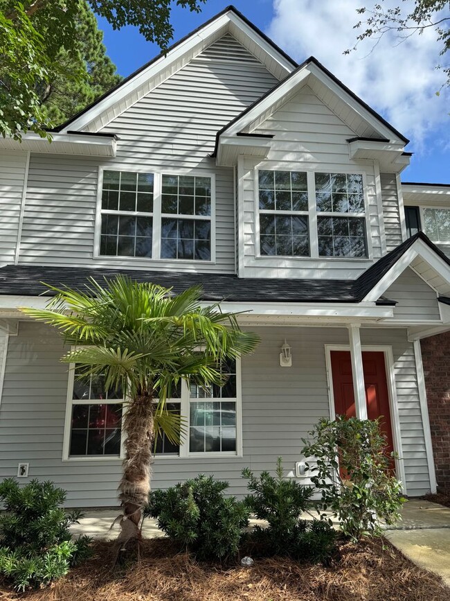 Building Photo - Townhouse in Townes at Buckwalter