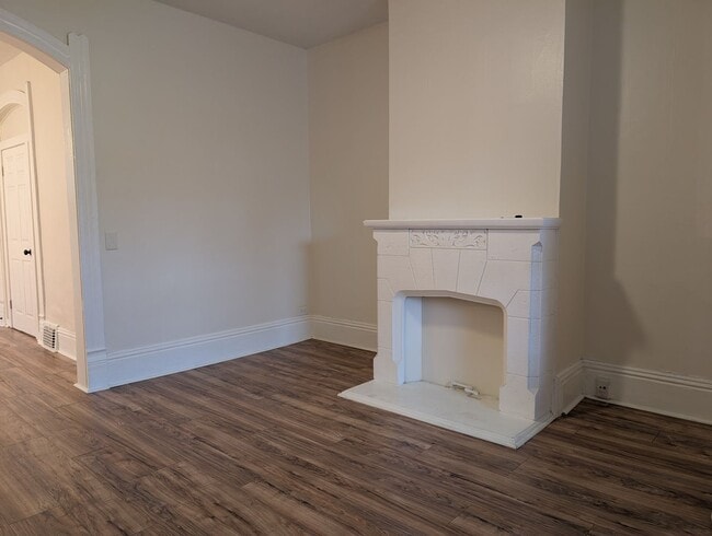 1851 W 52nd St Unit 1851 W 52nd St - Upper