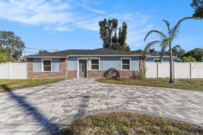 Building Photo - 3602 E 33rd Ave
