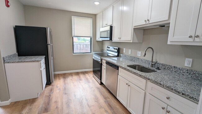 Photo - 208 Veterans Memorial Pky Apartments