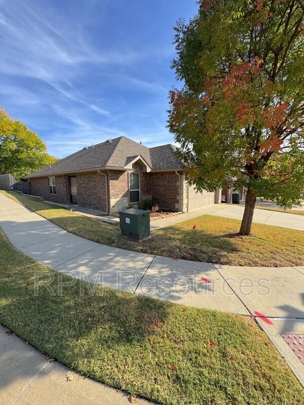 Photo - 800 Stag Trail